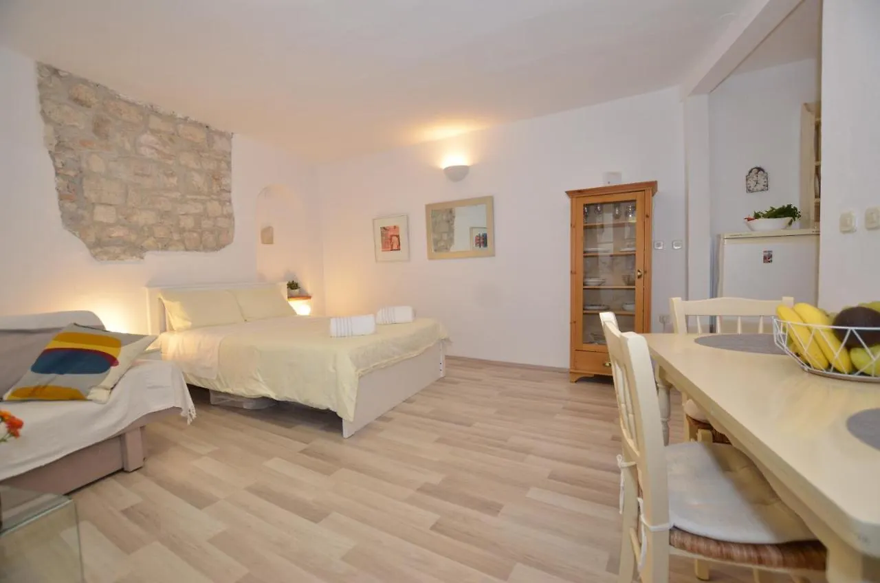 Mont 26 Apartment Rovinj 0*,